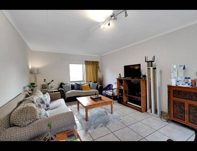 4 BEDROOM PROPERTY TO RENT IN FOURWAYS GARDENS